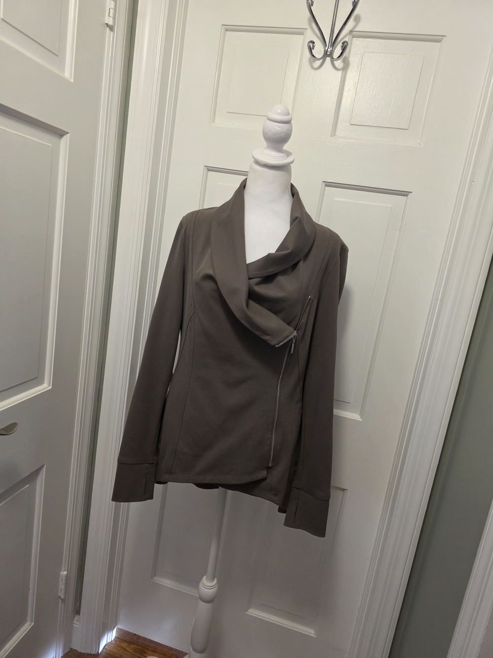 White House Black Market Asymmetrical Zip Moto Jacket Taupe Neutral Size 6